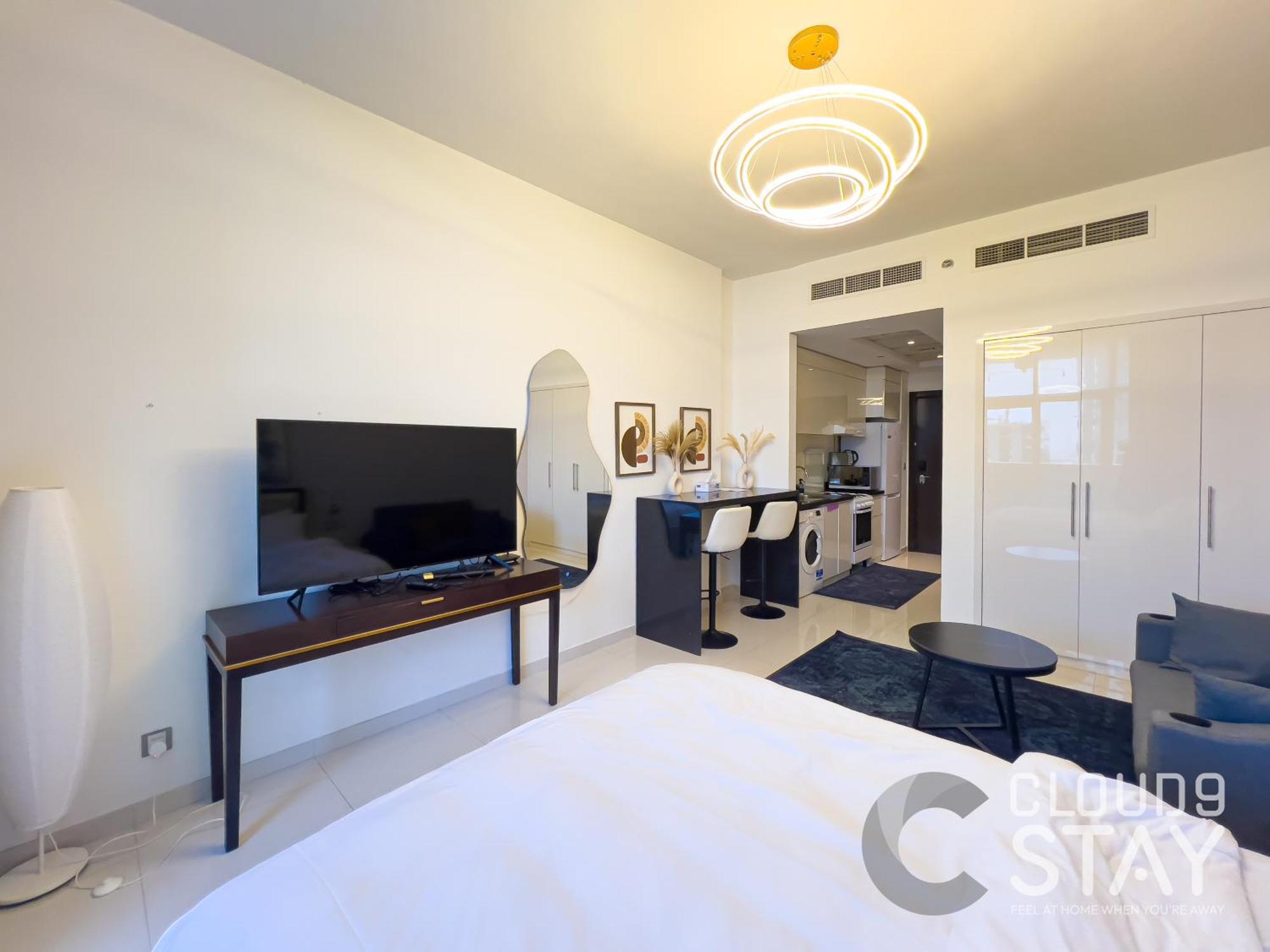 Apartment Cloud 9 - Damac Ghalia Tower Dubai