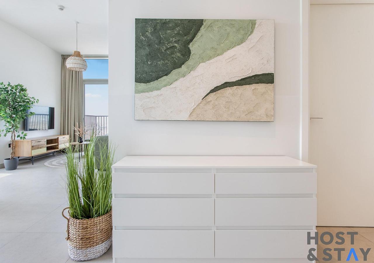 Apartment Modern 2br Gem In Hills
