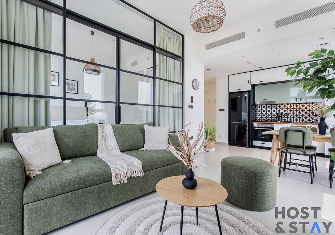 Modern 2br Gem In Hills *