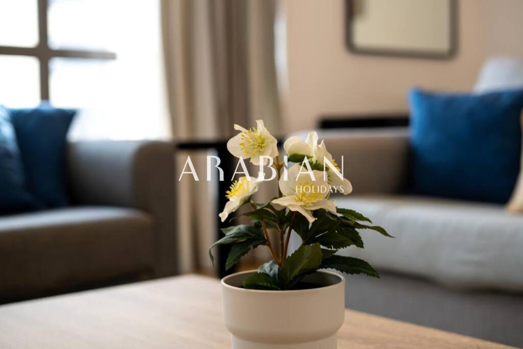 Beautiful 2br In Prime Jbr Location At Shams 1 Apartment
