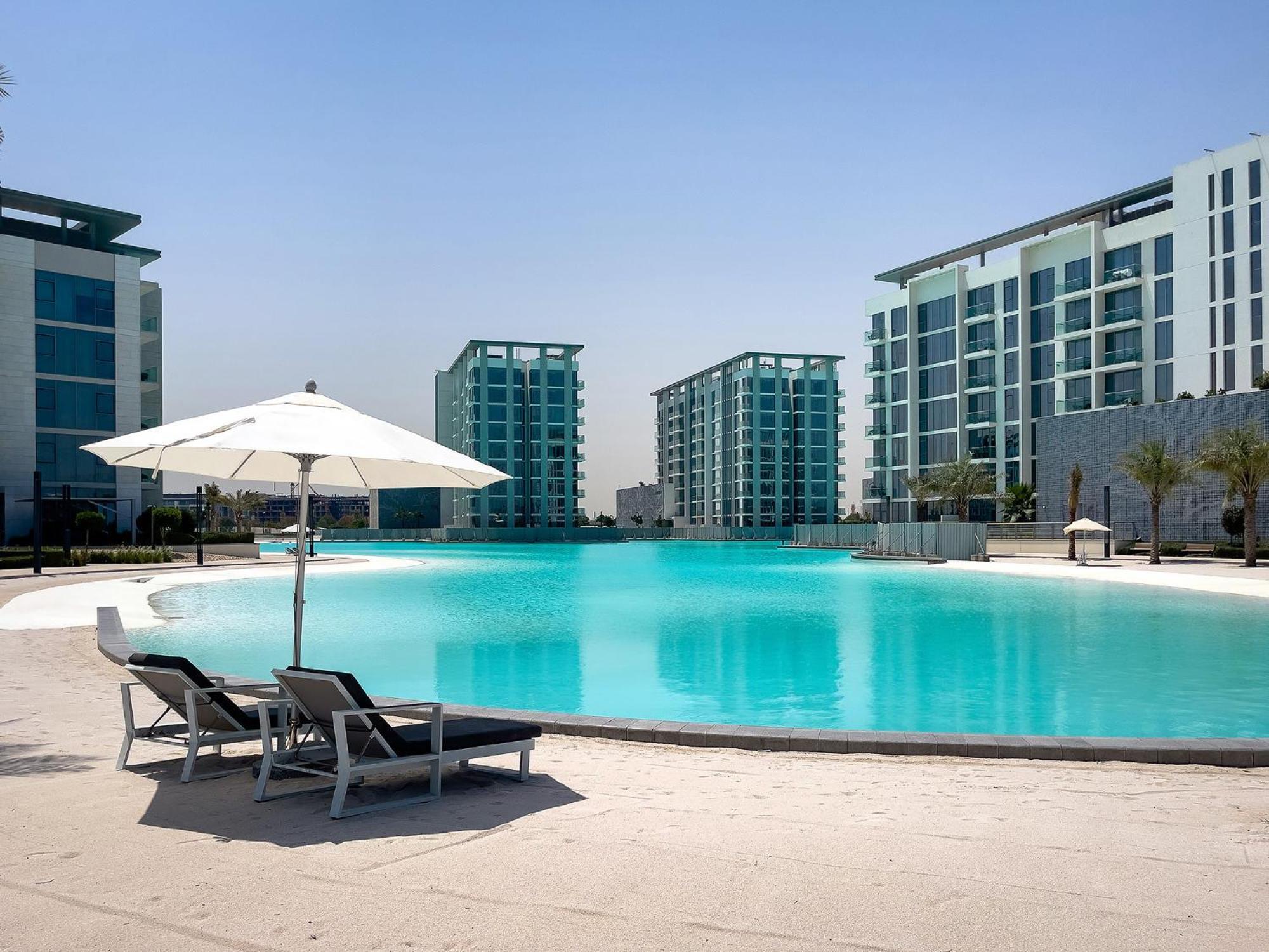 Spacious 1 Bedroom Lagoon *