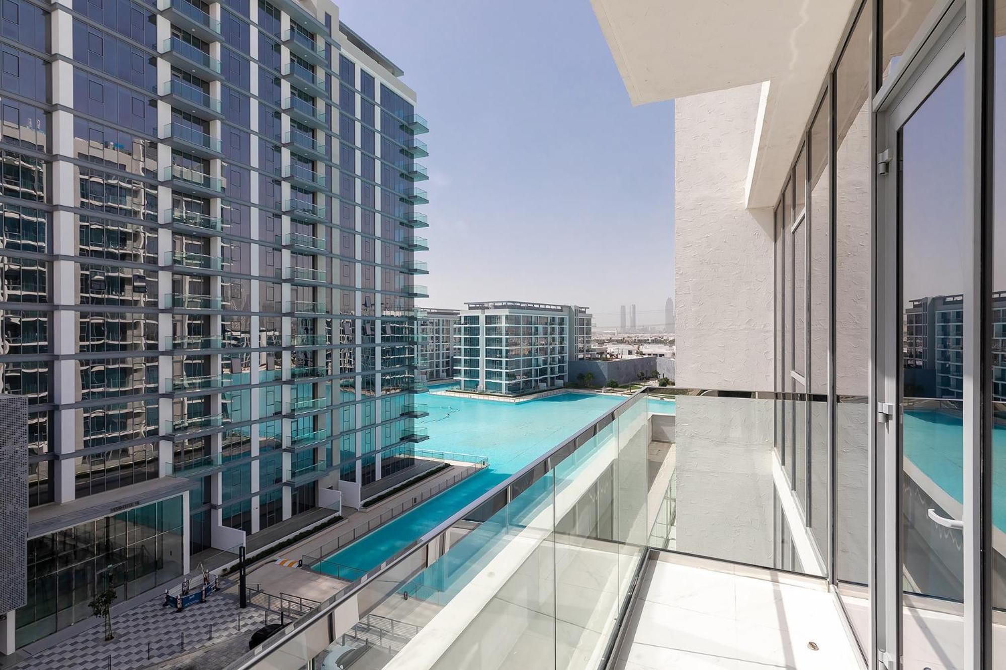 Spacious 1 Bedroom Lagoon