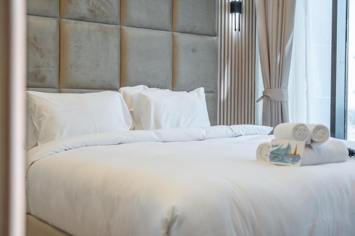 Apartment Elegant 1-bedroom Perfect For 4 At Azizi Riviera In Meydan One