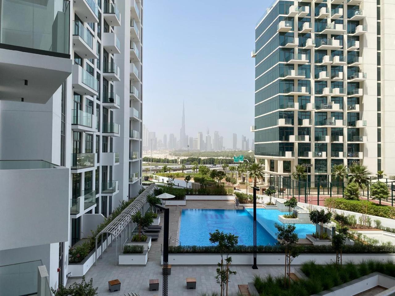 Life - Full Burj Khalifa View Dubai