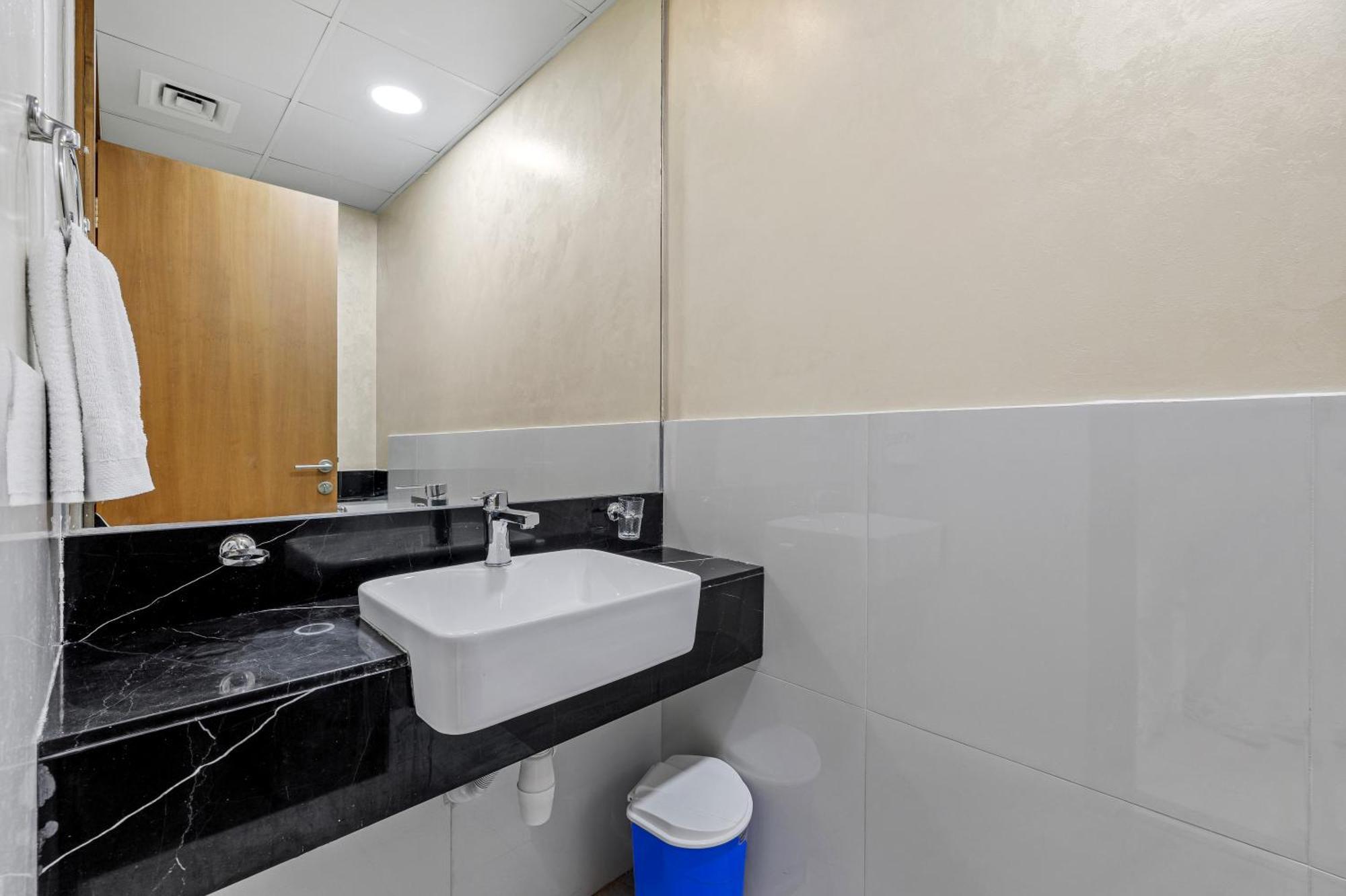 Unlock Waters Edge Apartment *