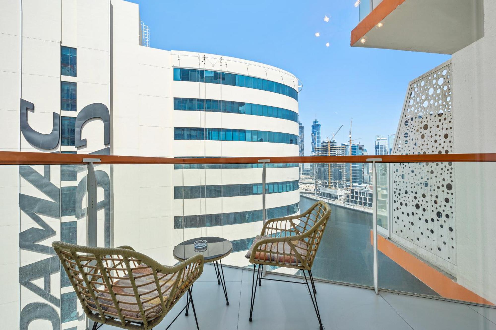 Unlock Waters Edge Apartment