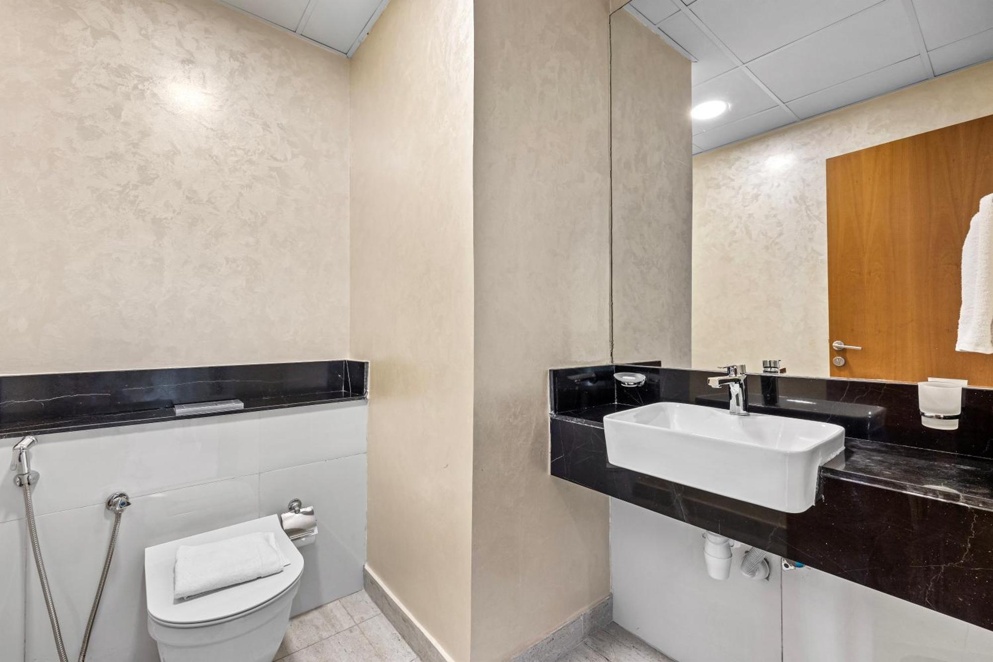 Unlock Waters Edge Apartment *