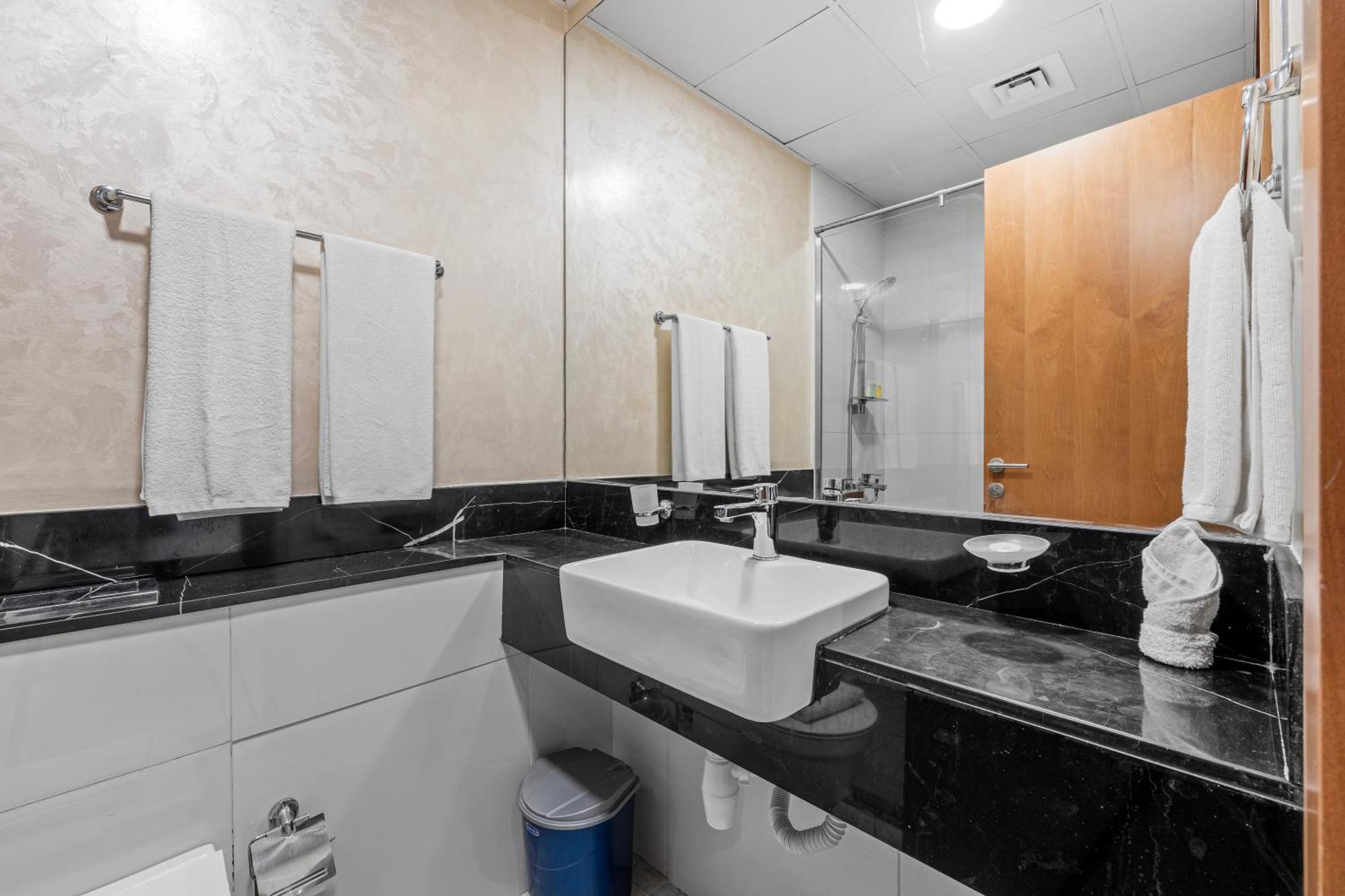 Apartment Unlock Waters Edge