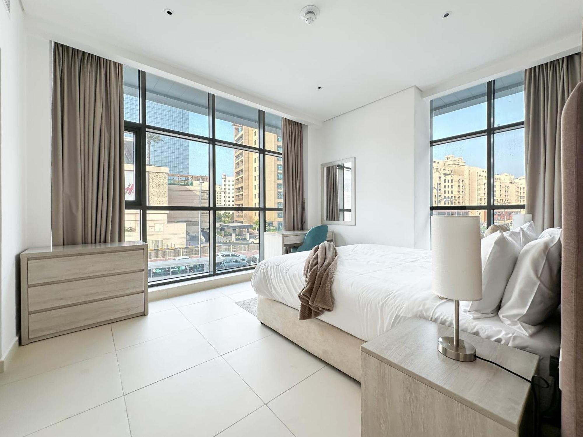 Apartment Trophy - Palm Jumeirah With Access Dubai