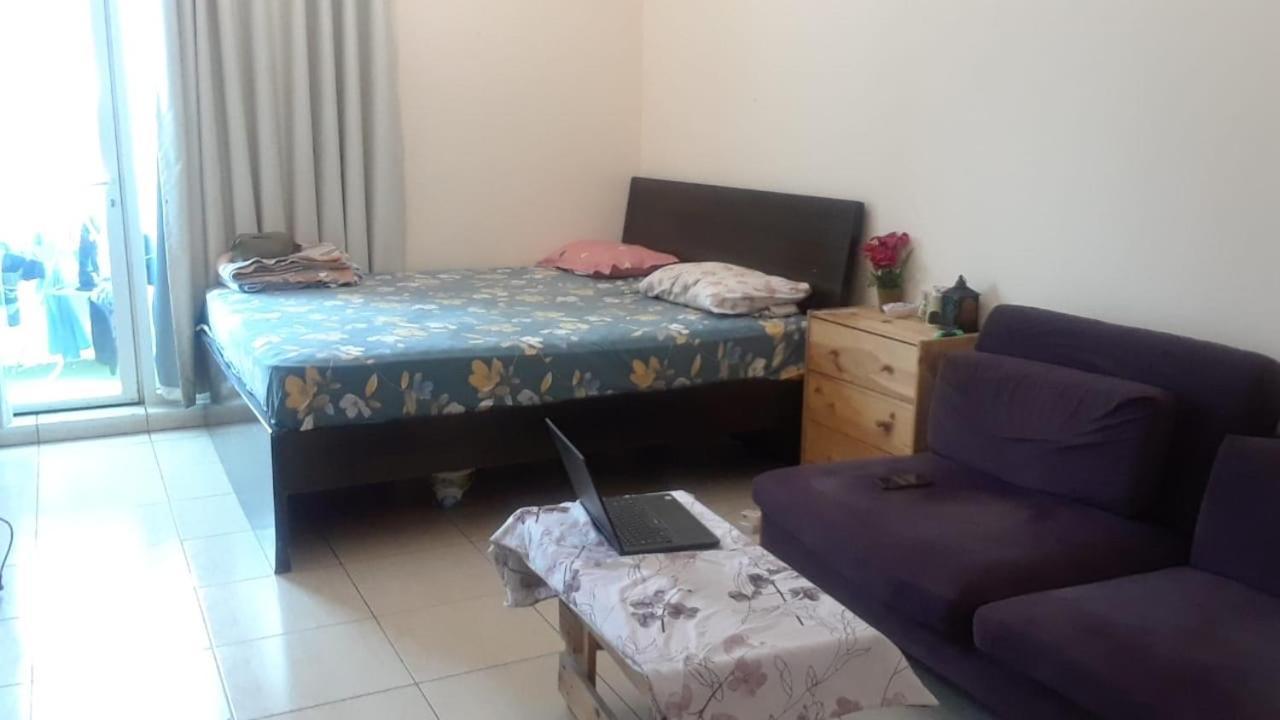 Homestay Private With Balcony Fully Furnished In Silicon Oasis *