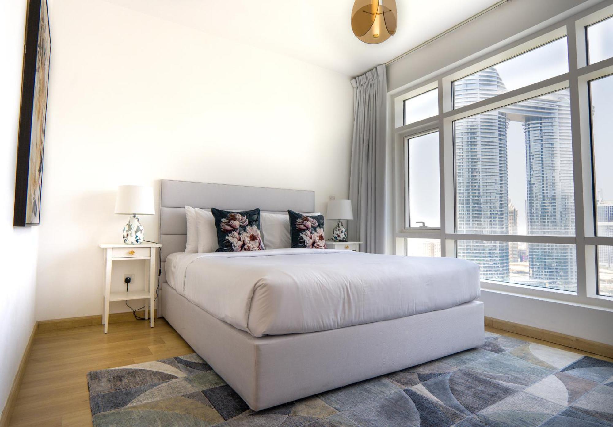 Easygo - Comfy 2bdr In Loft Tower Downtown Dubai