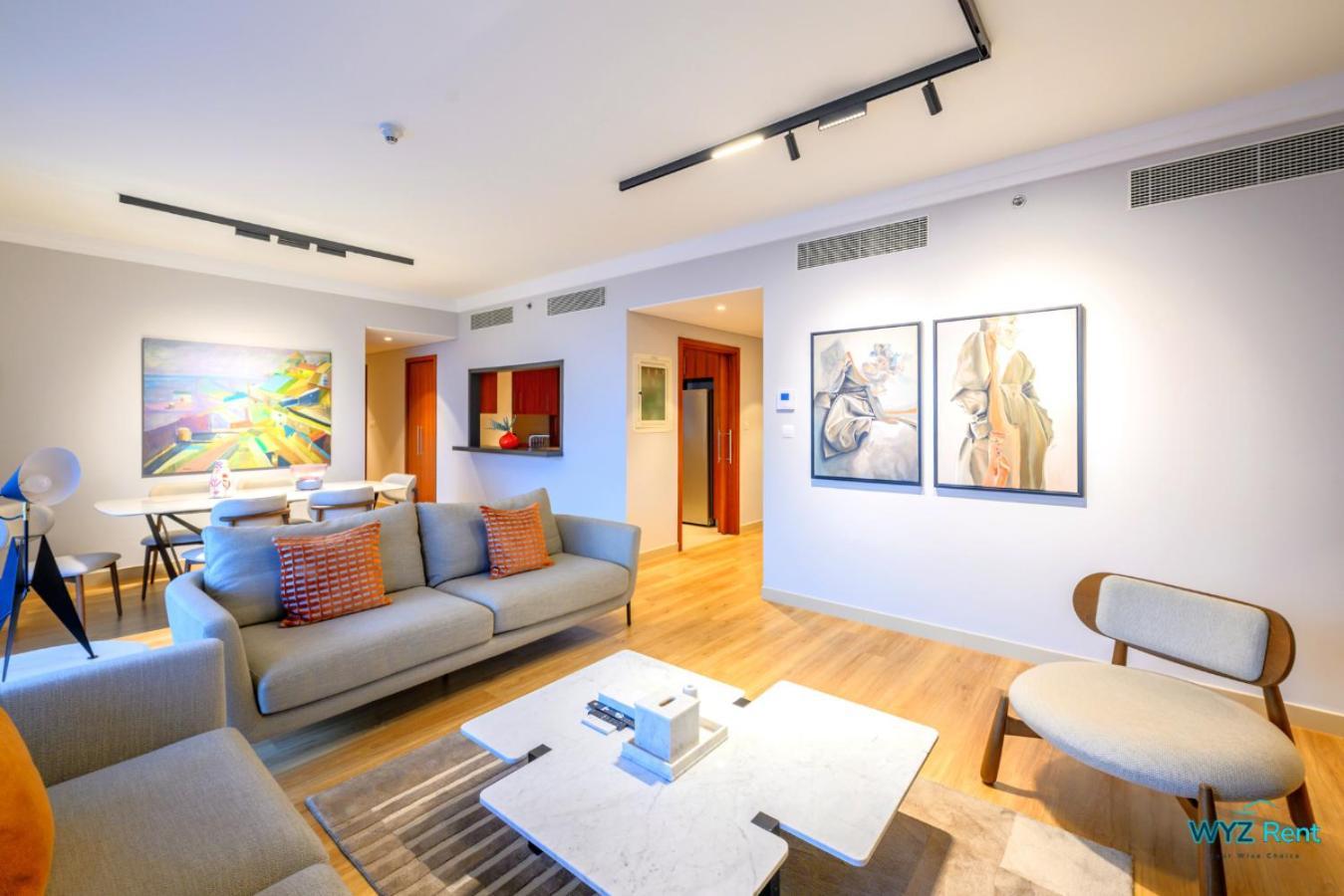 Spectacular 3 & Half Br In Downtown ,burj Khalifa View Apartment *
