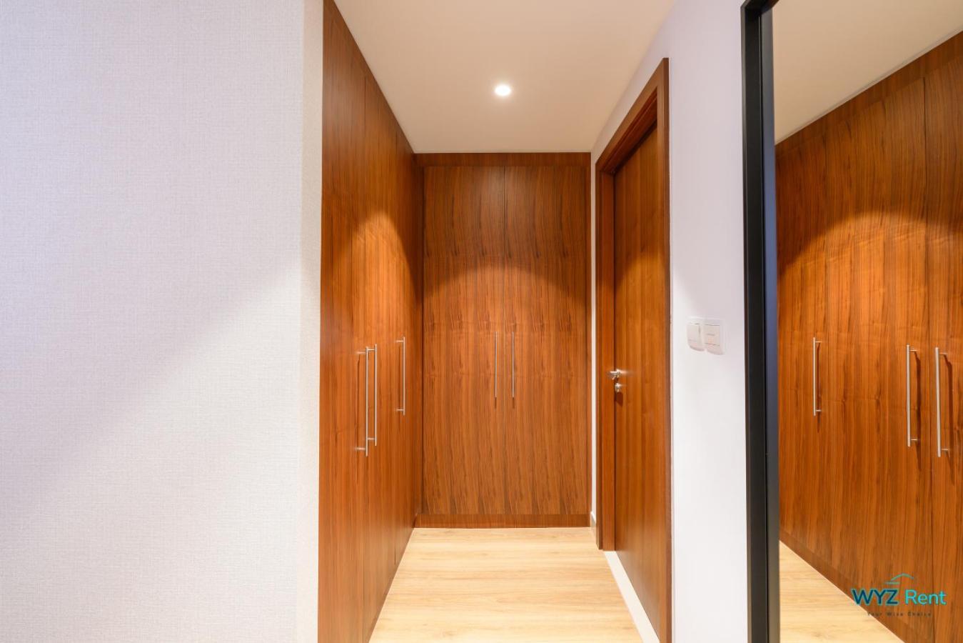 Spectacular 3 & Half Br In Downtown ,burj Khalifa View Dubai