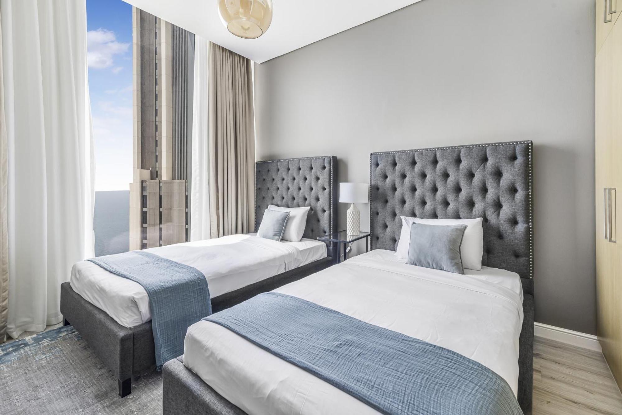 Eden's Homes & - 52-42 Emaar Dubai