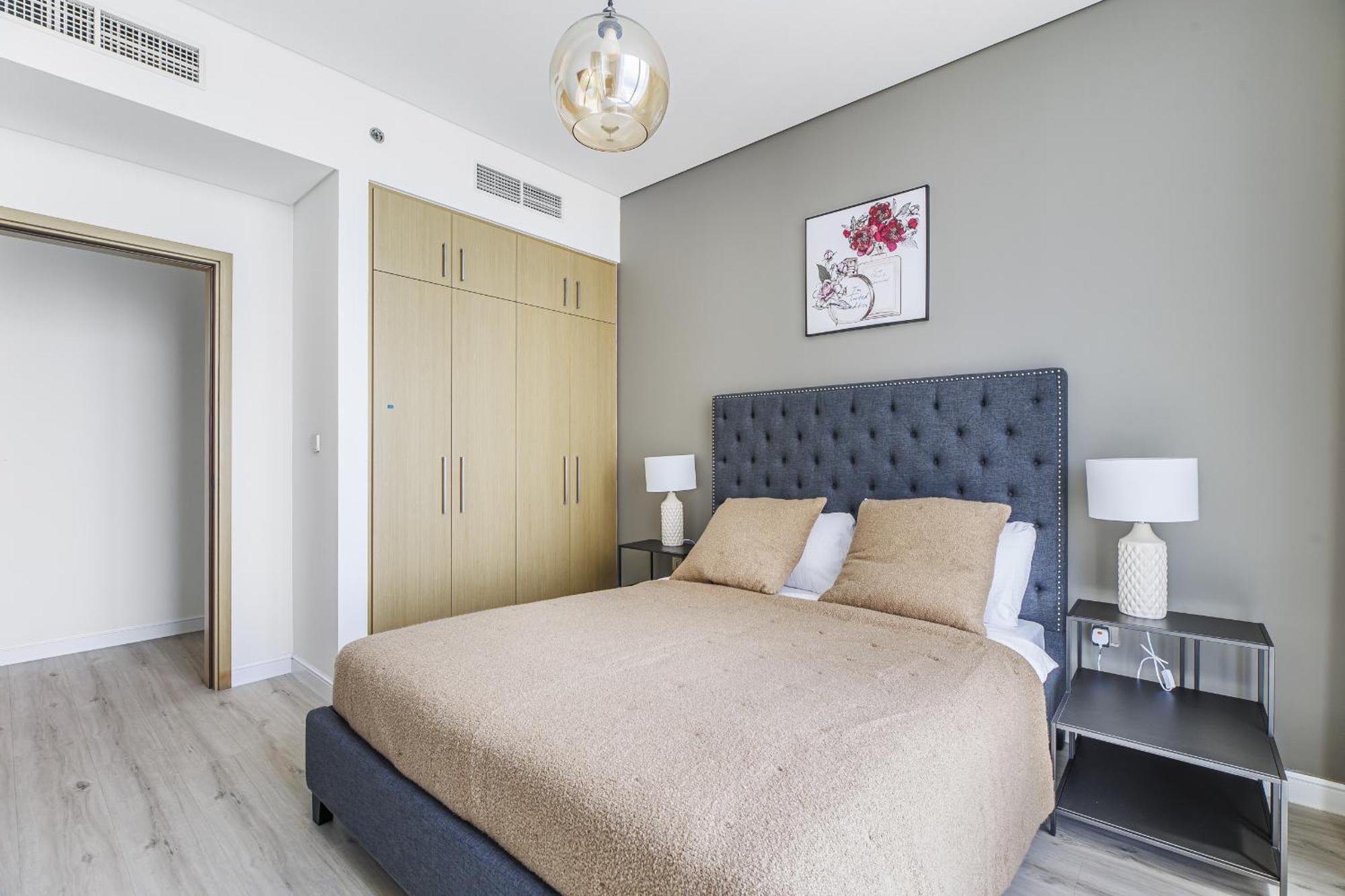 Eden's Homes & - 52-42 Emaar Apartment