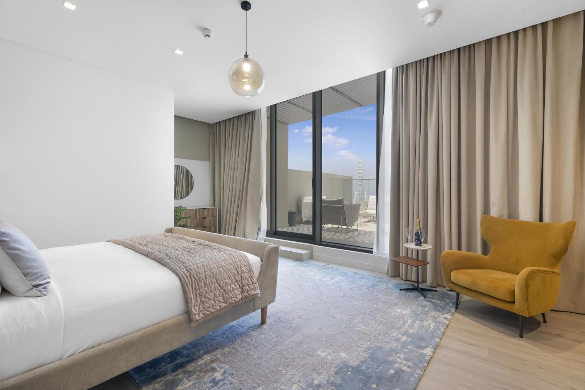 Eden's Homes & - 52-42 Emaar * Dubai