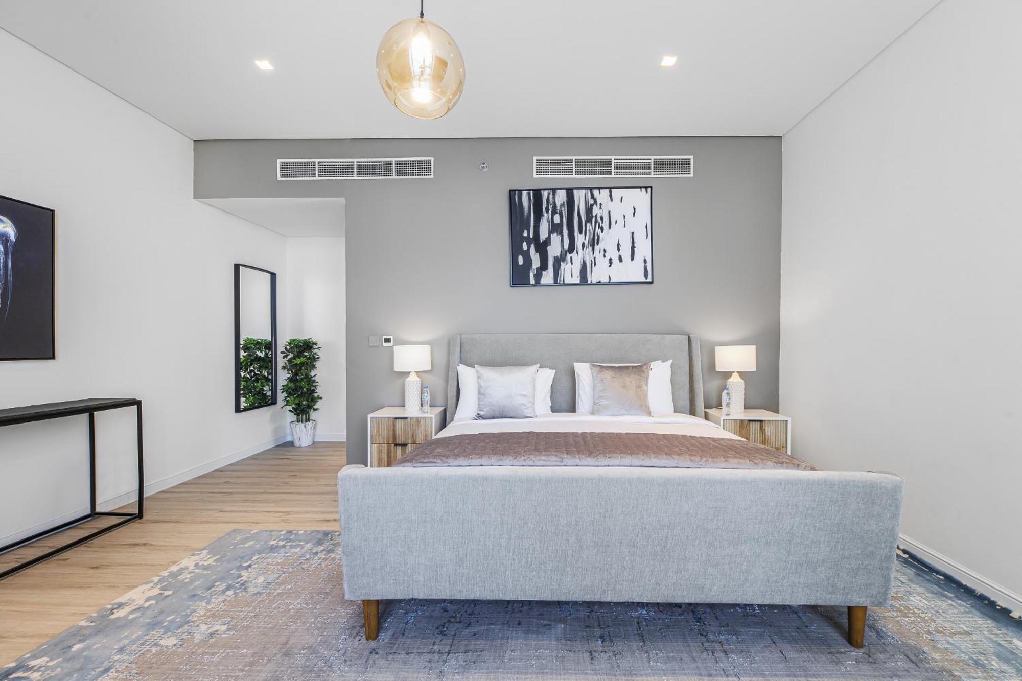Eden's Homes & - 52-42 Emaar * Dubai