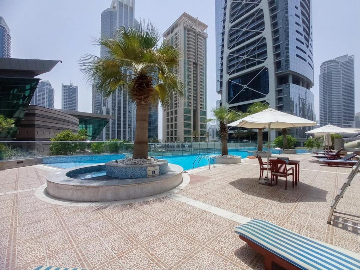 Chic 1 Bed Close To Metro Holiday home Dubai