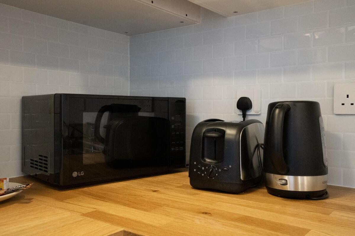 Chic 1 Bed Close To Metro Holiday home