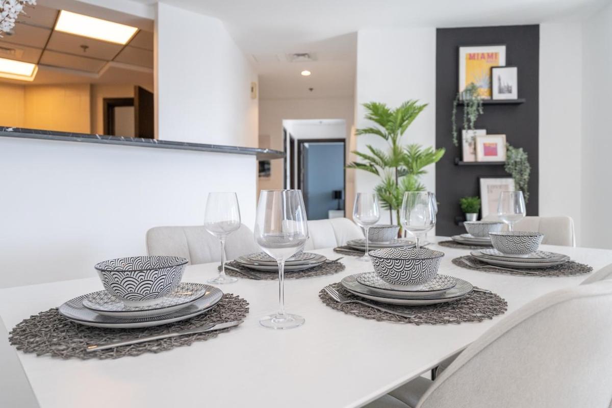 Sleek And Chic 2-bedroom In The Torch, Marina * Dubai