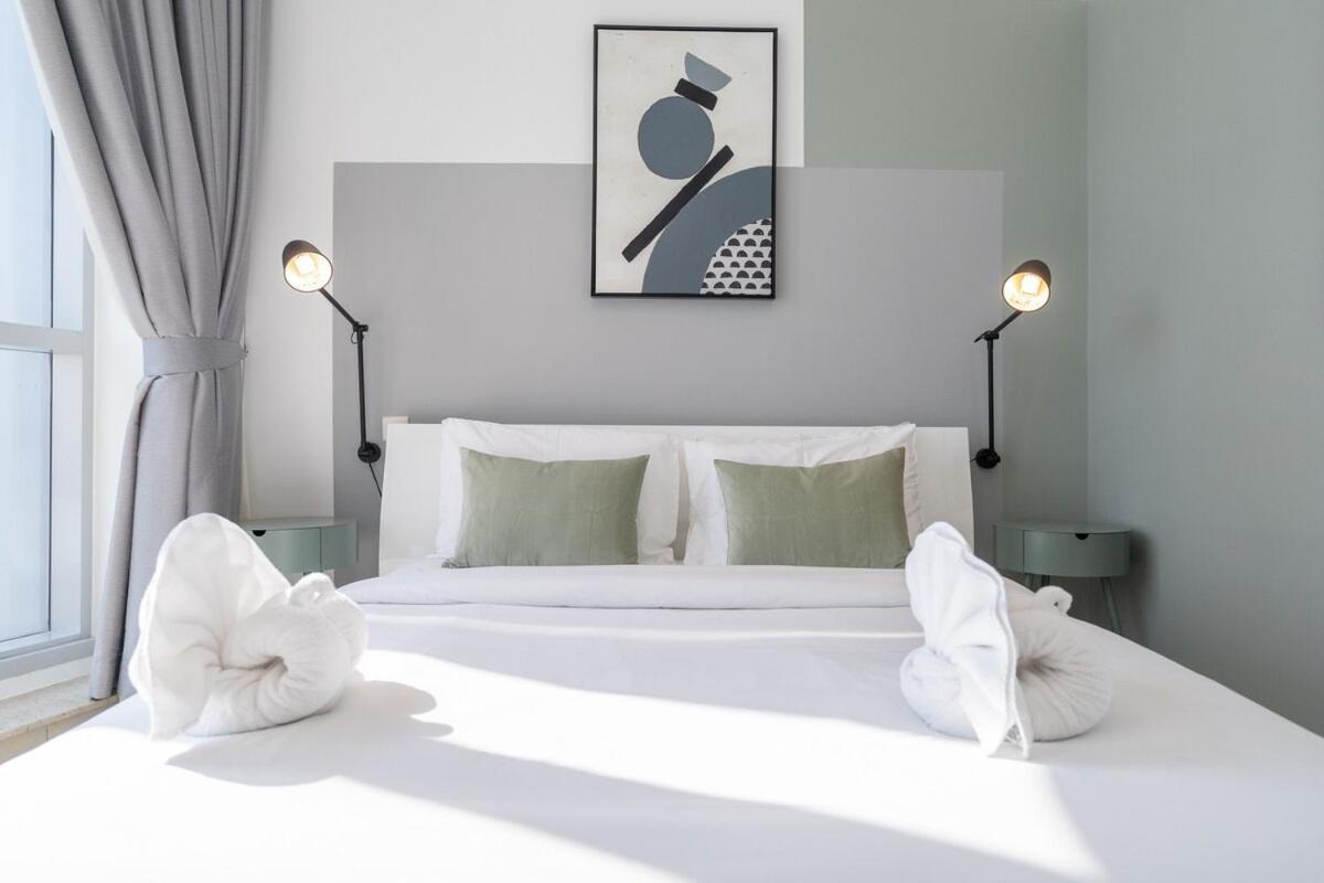 Apartment Sleek And Chic 2-bedroom In The Torch, Marina