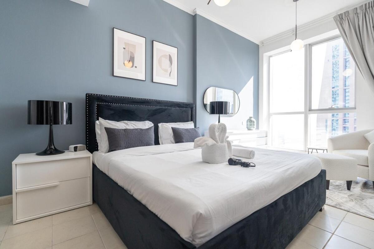 Sleek And Chic 2-bedroom In The Torch, Marina * Dubai