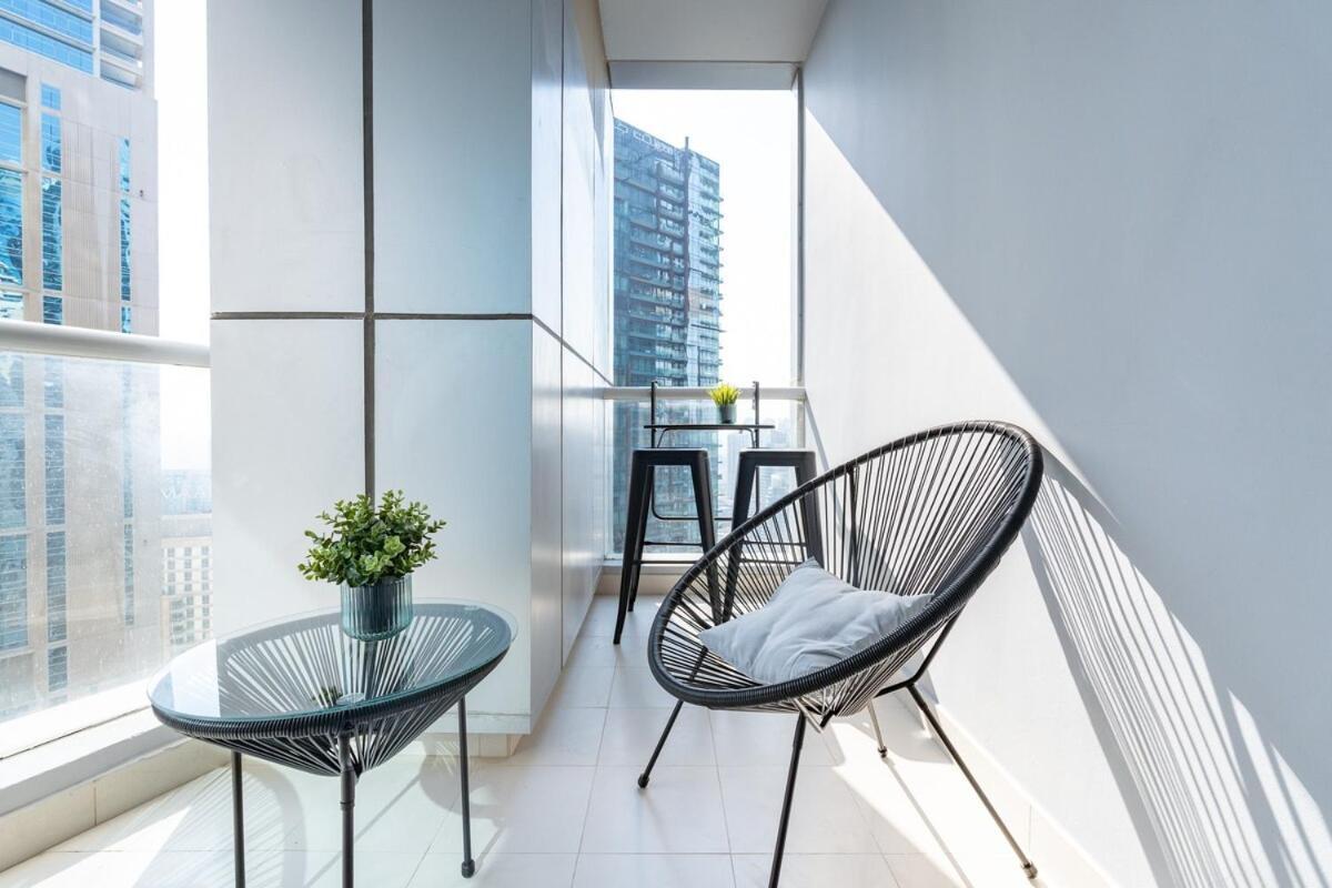 Apartment Sleek And Chic 2-bedroom In The Torch, Marina