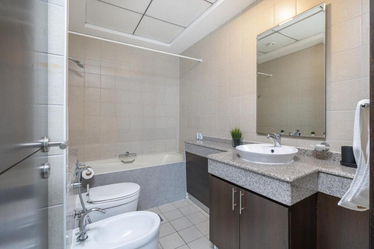 Apartment Sleek And Chic 2-bedroom In The Torch, Marina *