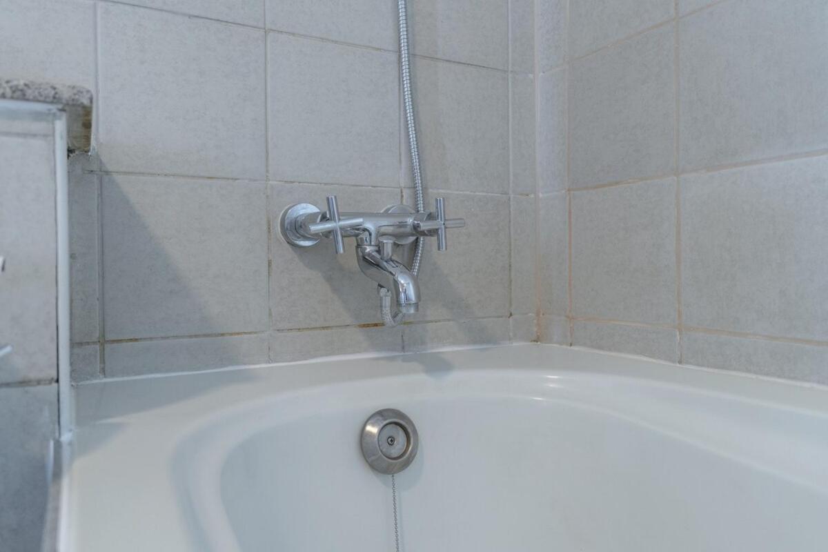 Apartment Sleek And Chic 2-bedroom In The Torch, Marina Dubai
