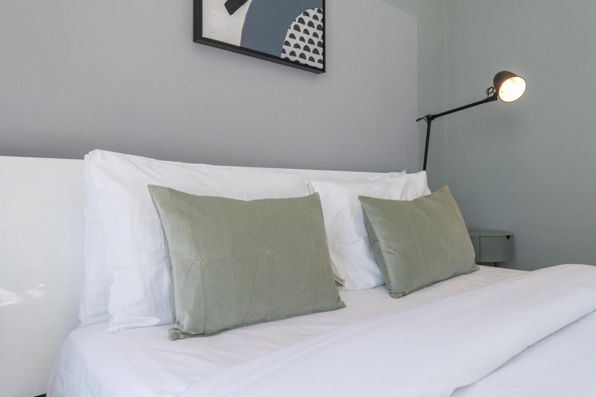 Apartment Sleek And Chic 2-bedroom In The Torch, Marina Dubai