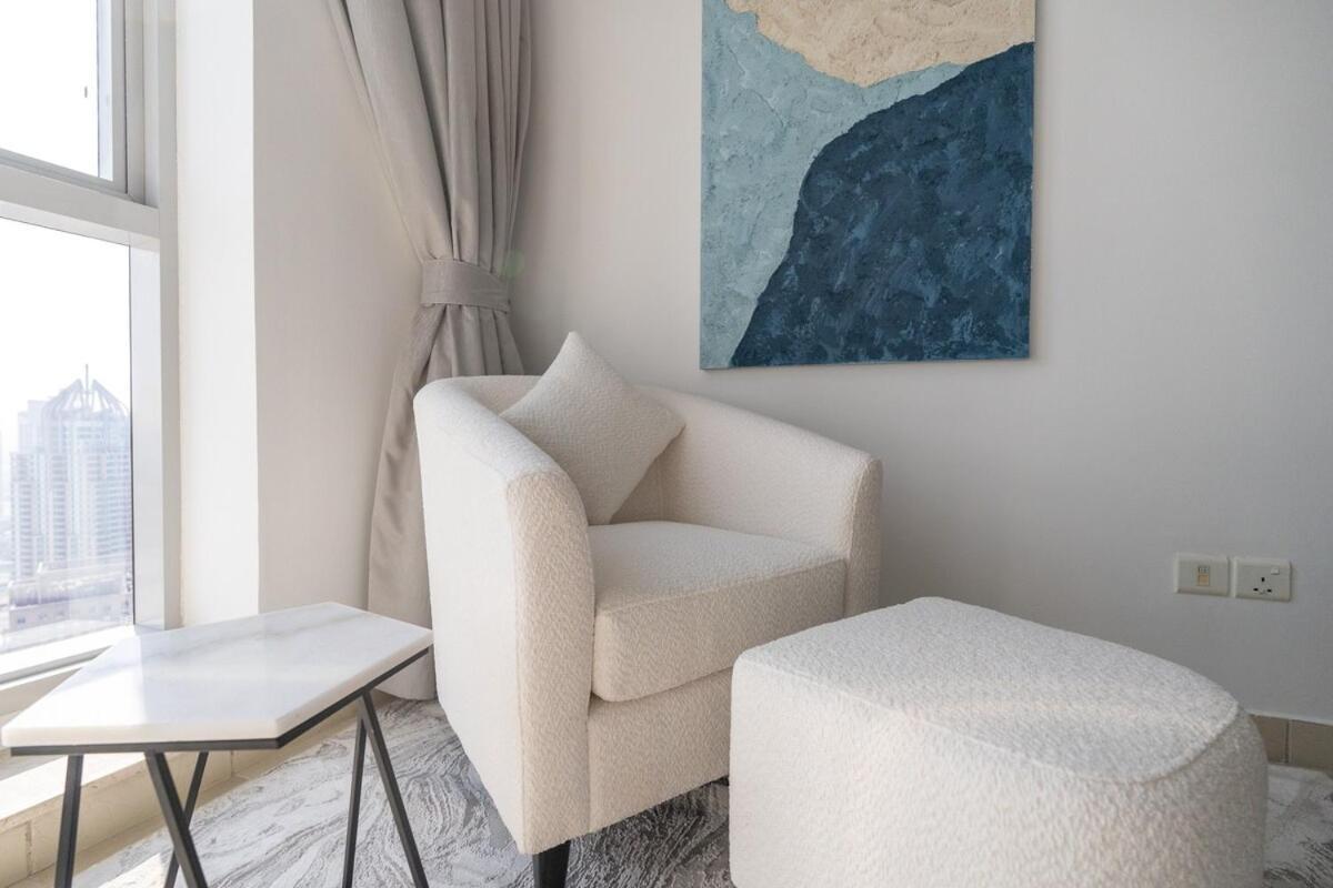 Apartment Sleek And Chic 2-bedroom In The Torch, Marina *