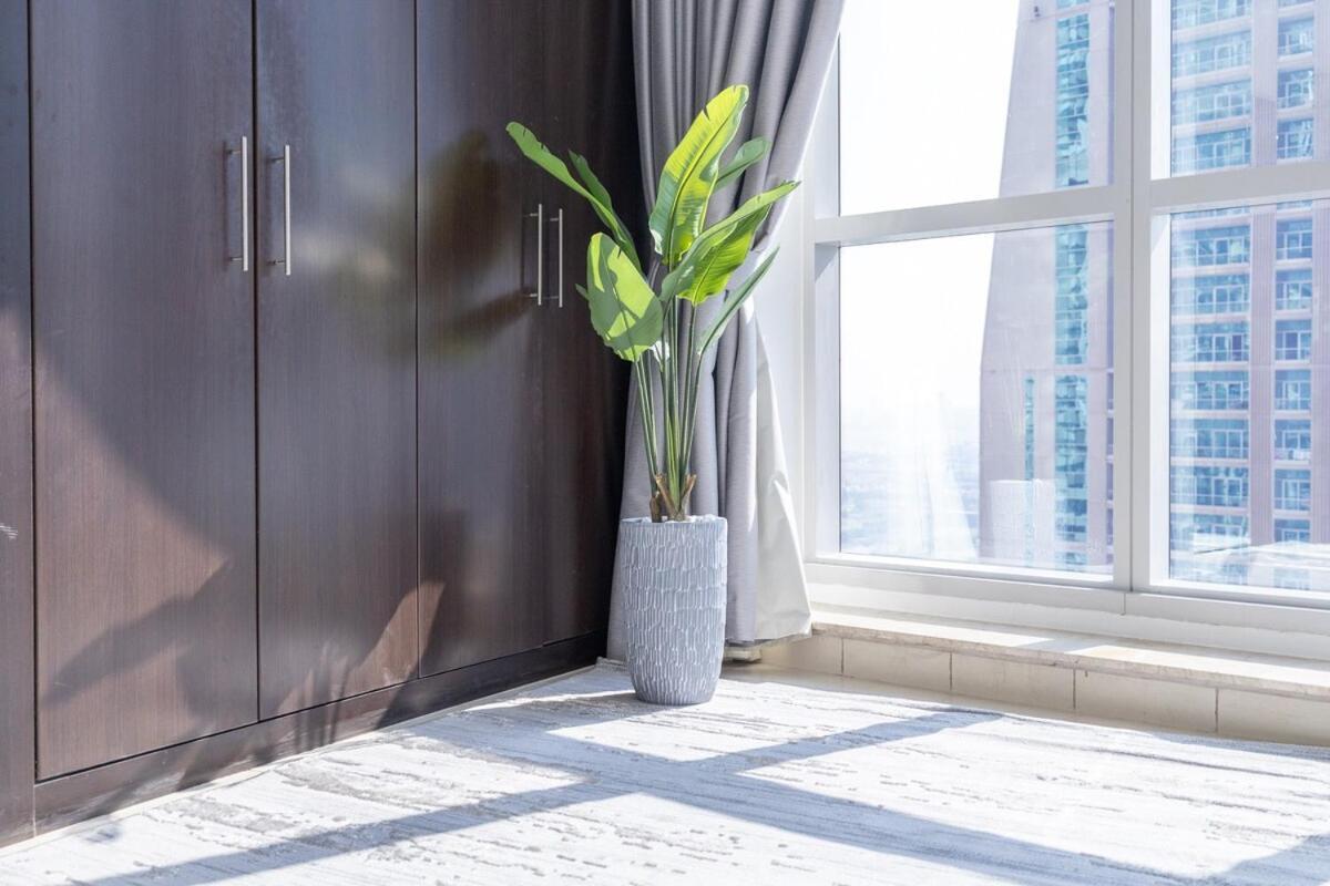 Sleek And Chic 2-bedroom In The Torch, Marina Dubai