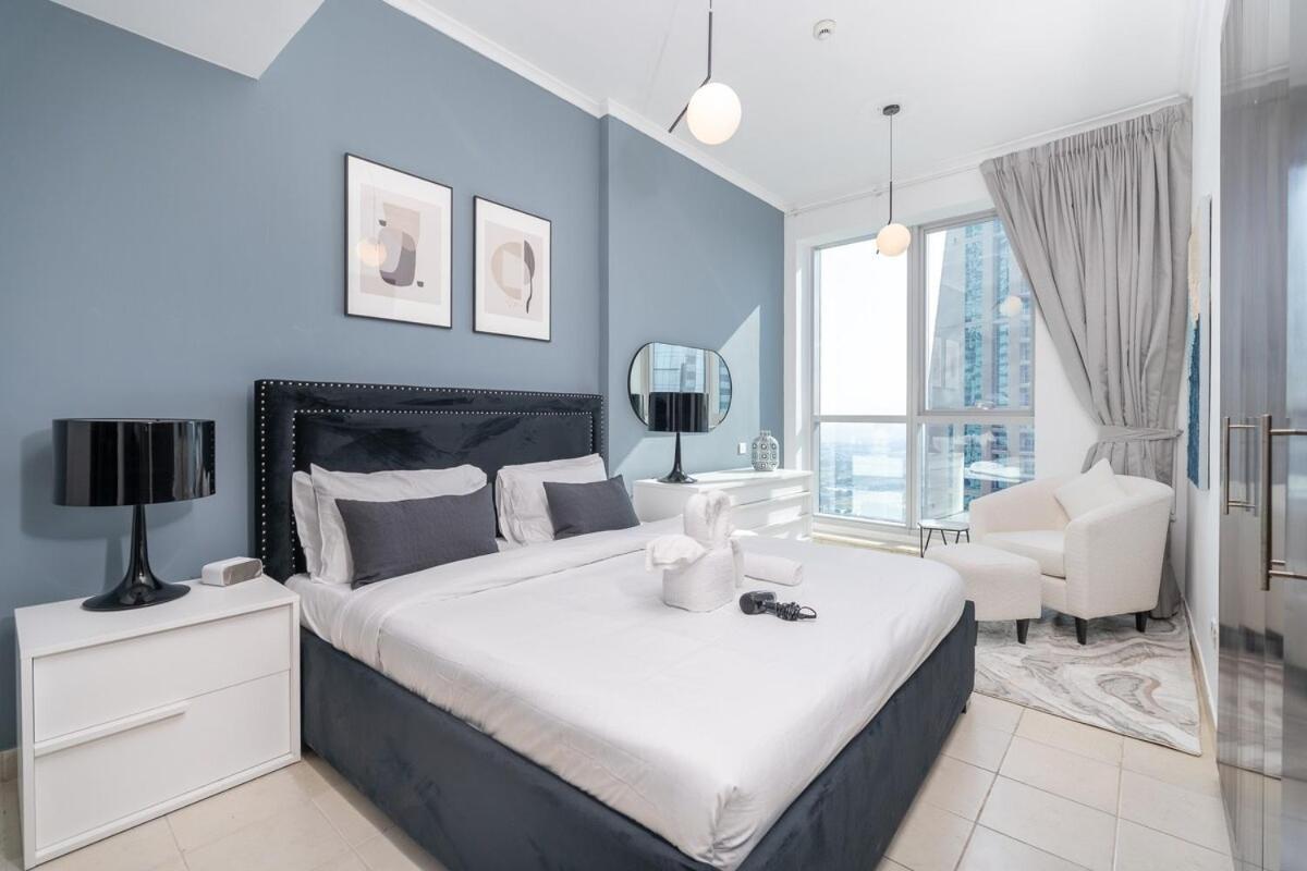 Sleek And Chic 2-bedroom In The Torch, Marina Apartment