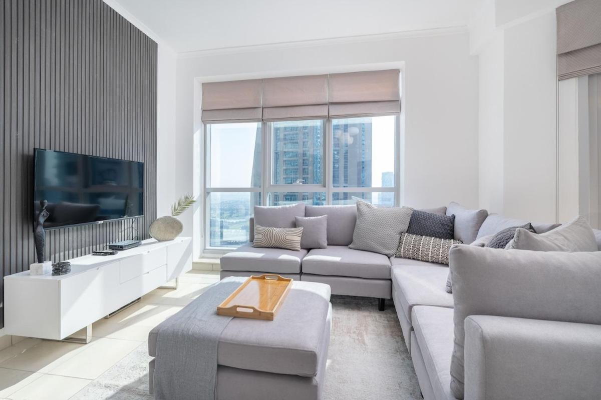 Sleek And Chic 2-bedroom In The Torch, Marina Apartment *