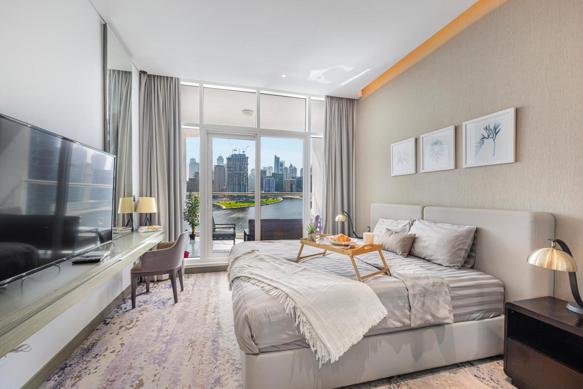 Livin' Holidays - Luxury With Bay View Apartment *