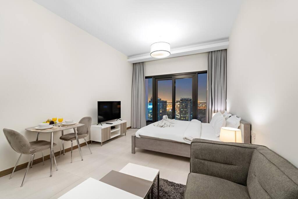 Apartment First Class Rustic Charm In Sol Bay Dubai