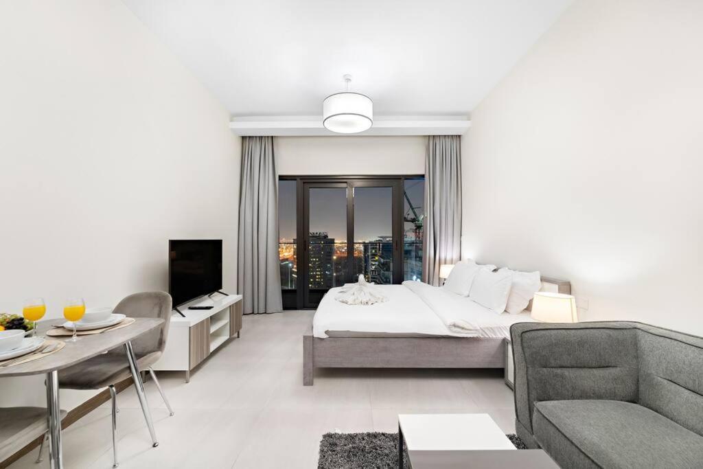 First Class Rustic Charm In Sol Bay Apartment Dubai