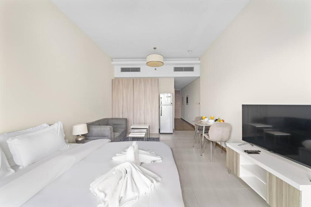 Apartment First Class Rustic Charm In Sol Bay Dubai