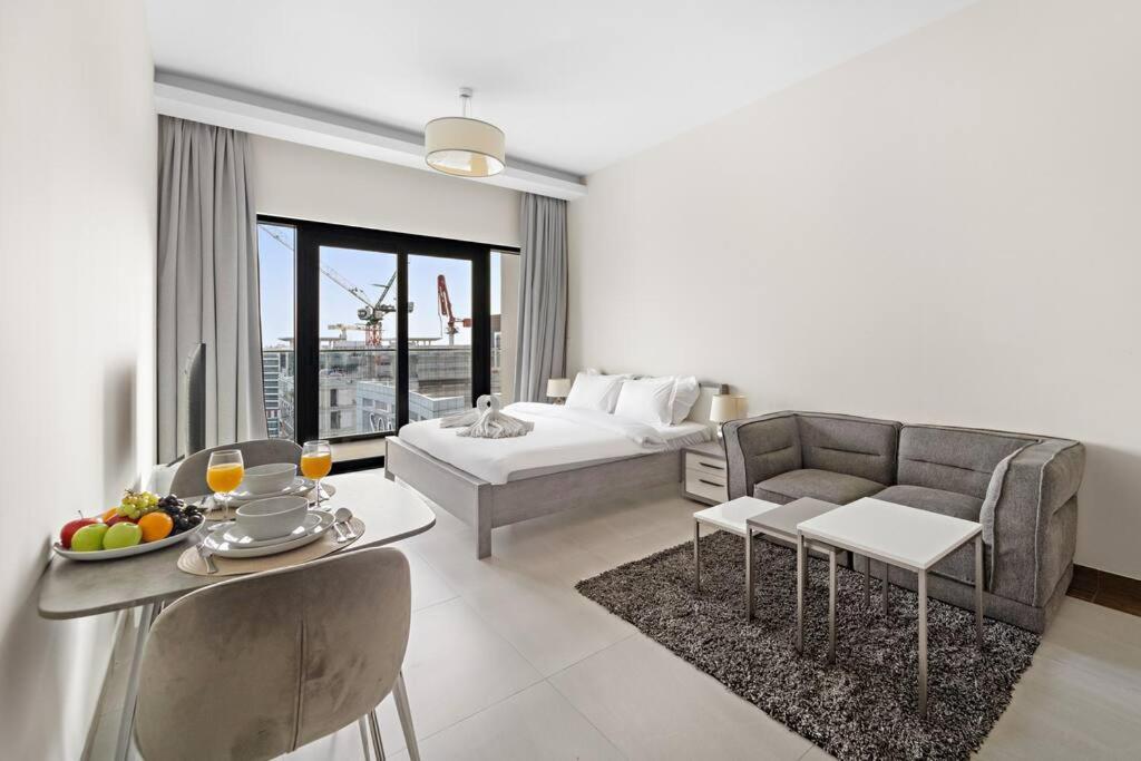 First Class Rustic Charm In Sol Bay Apartment Dubai