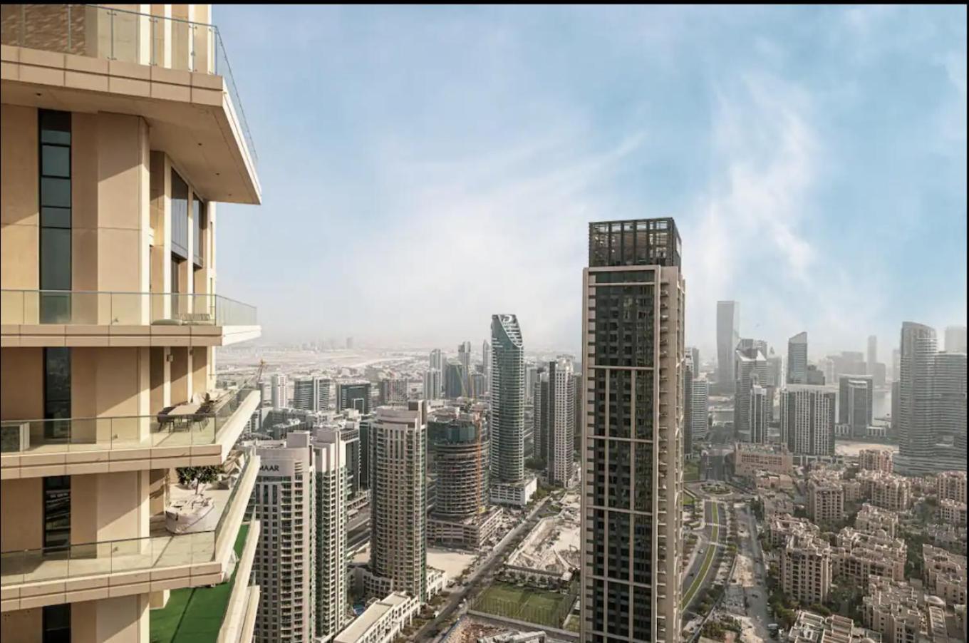 Burj View Infinity Pool - Mall Connection Apartment