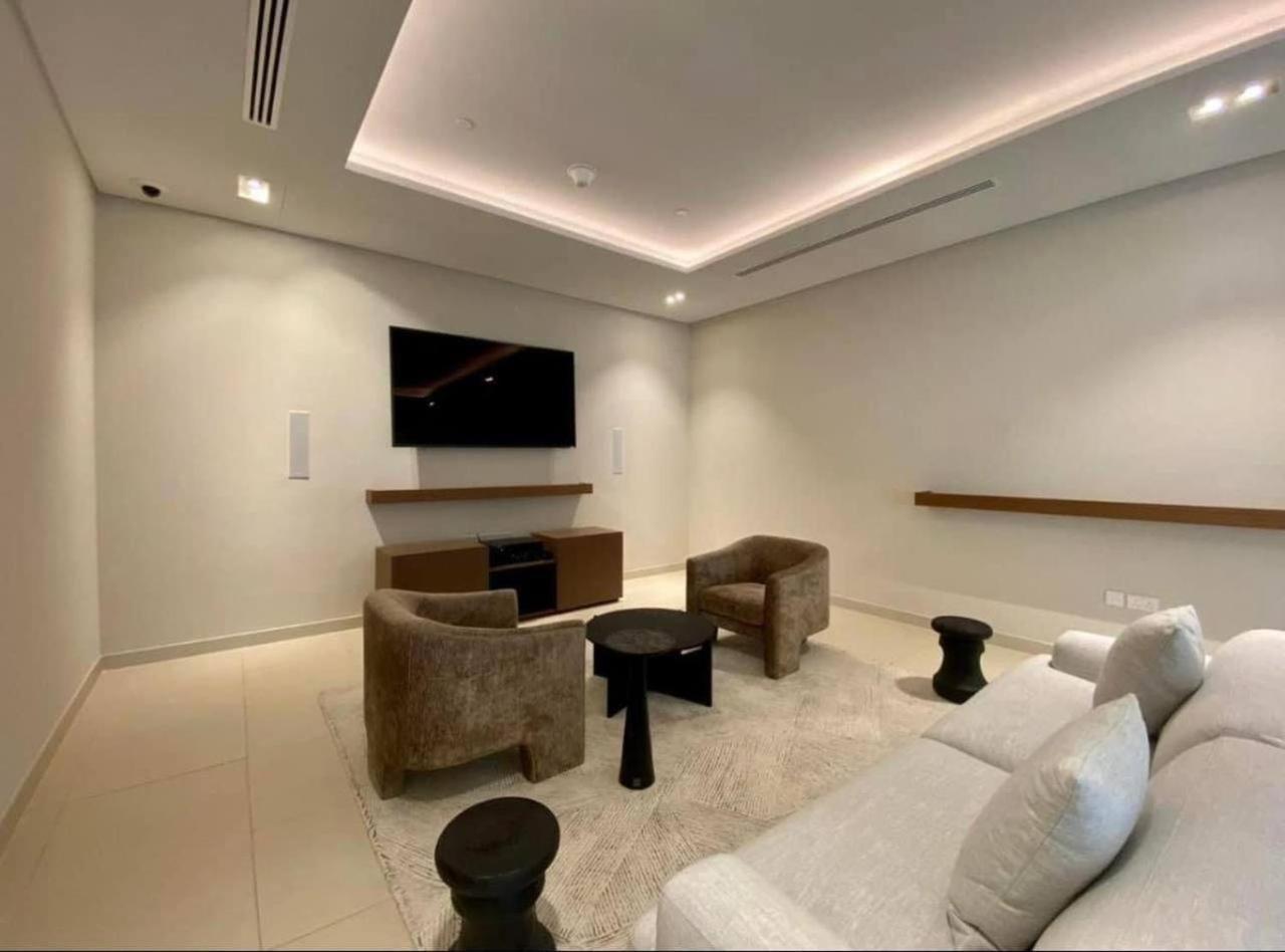 Amazing 2bhk At The Marina Beach