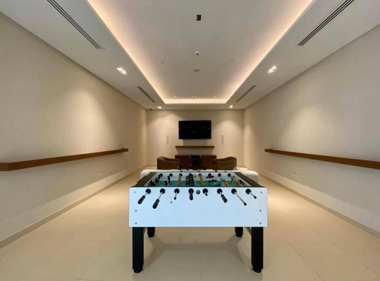 Apartment Amazing 2bhk At The Marina Beach