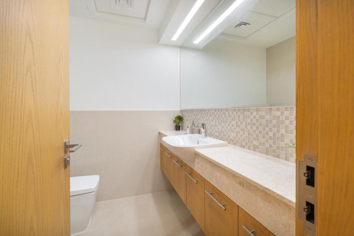 Cool 4-bedroom With Burj Views At Bellevue Tower In Downtown