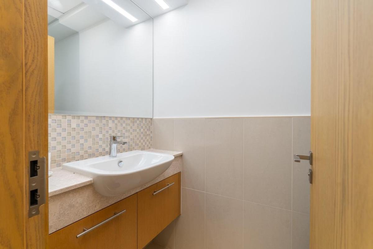 Cool 4-bedroom With Burj Views At Bellevue Tower In Downtown * Dubai