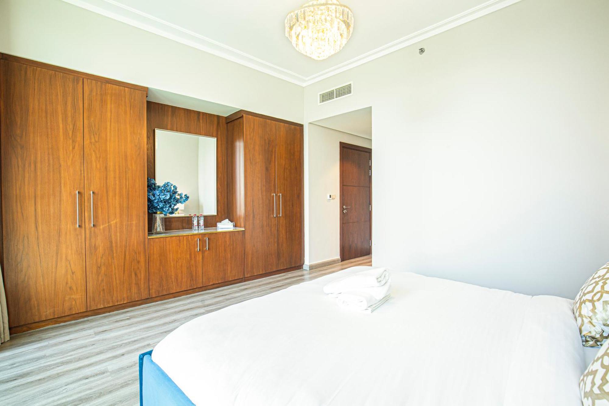 Apartment Magnificent 3 Bedroom Luxury With Burj Khalifa View *
