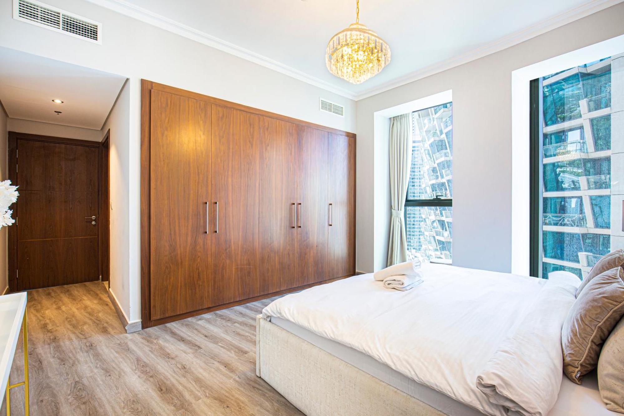 Magnificent 3 Bedroom Luxury With Burj Khalifa View Apartment
