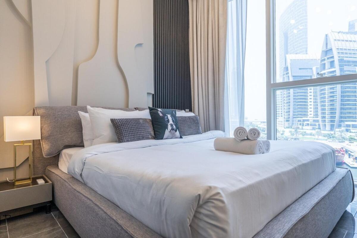 Incredible 3-bed With Marina Views!