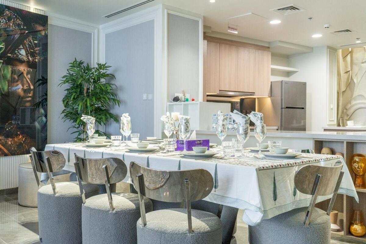 Apartment Incredible 3-bed With Marina Views!