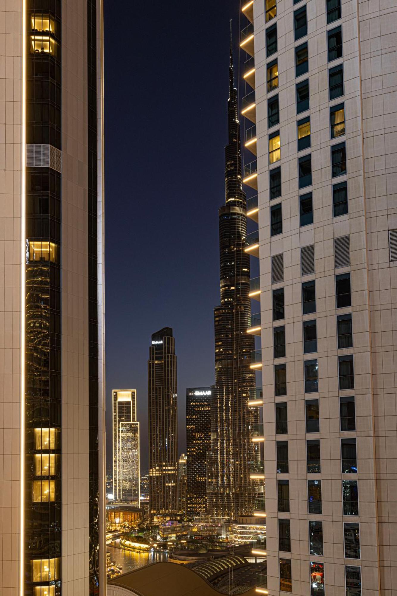 Damac Maison Mall Street 3 Bedroom Burj Khalifa View With Gym And Pool 1 Minute Walk To Mall * Dubai