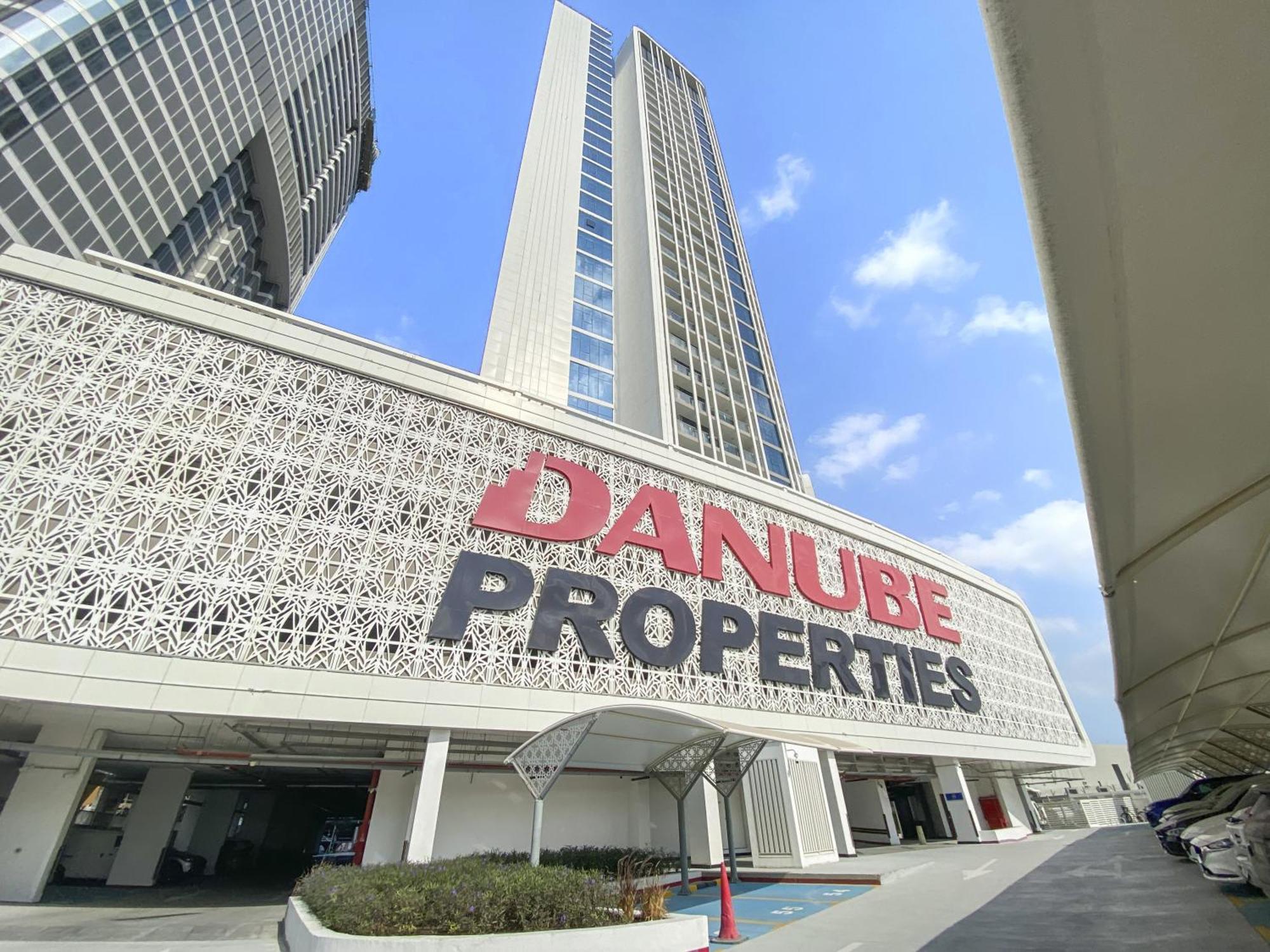 Welhome - Opulent Retreat With Panoramic Cityscape Views * Dubai